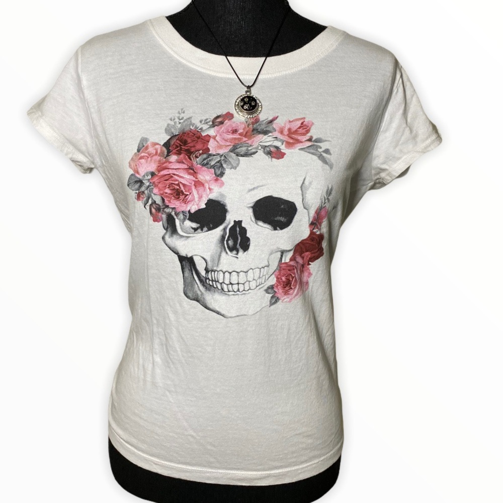 Romantic Skull cotton tee by Freeze